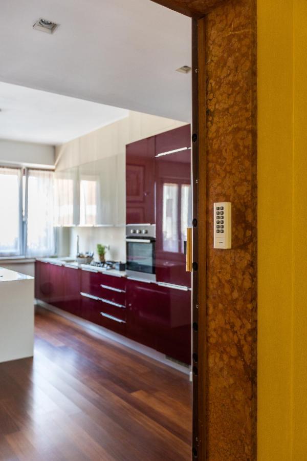 Rosselli 13 Milan Apartment ภายนอก รูปภาพ