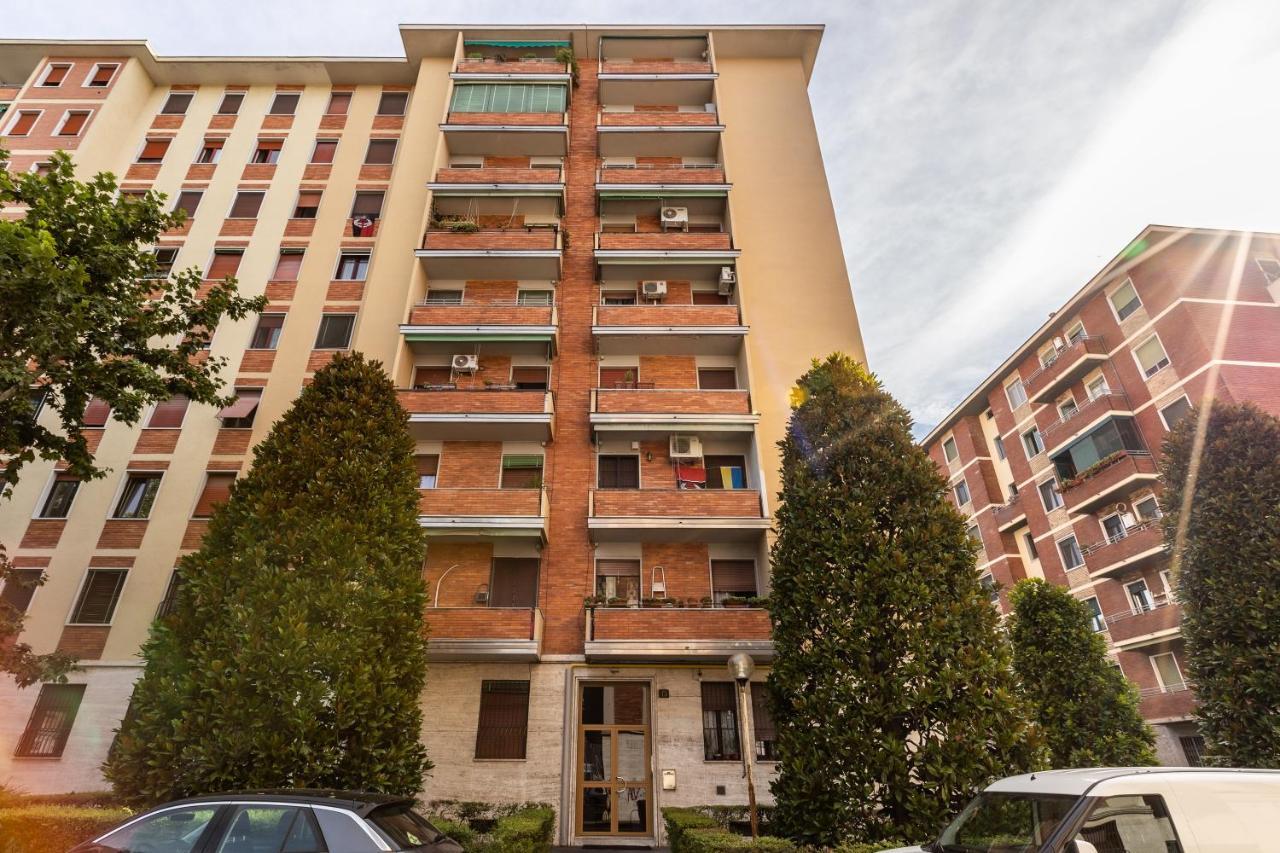 Rosselli 13 Milan Apartment ภายนอก รูปภาพ